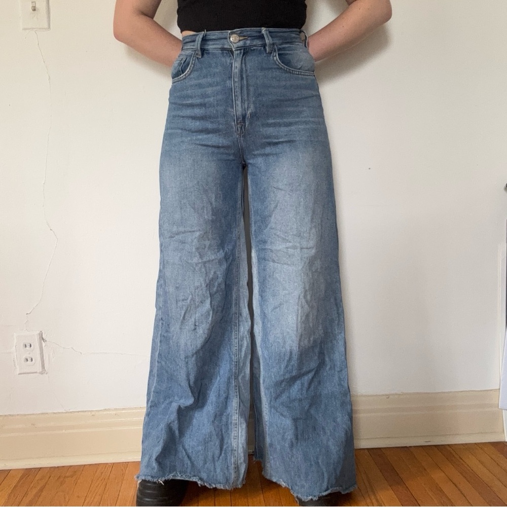 BDG Super Wide Leg Jeans - Picture 3 of 7